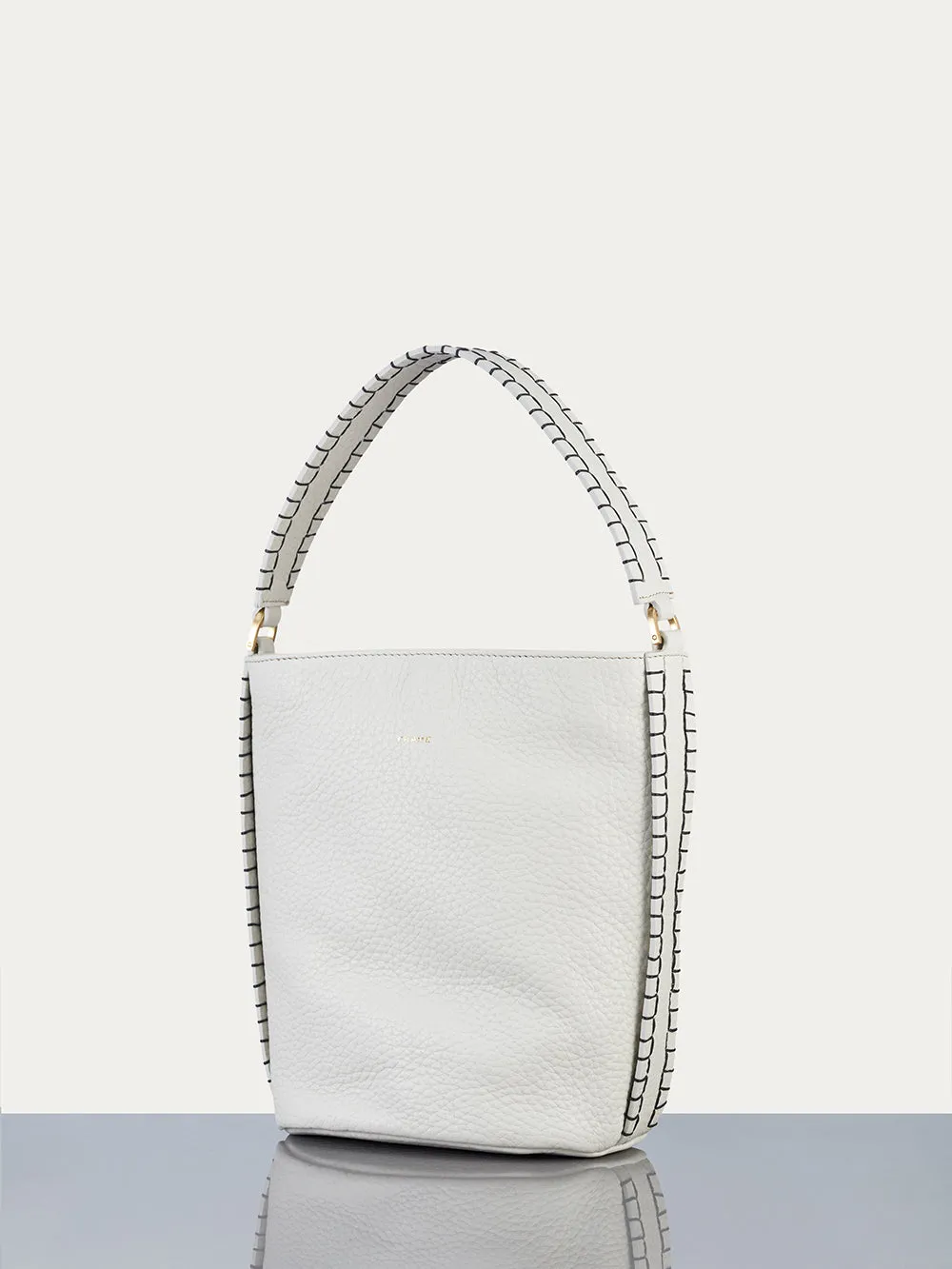 Le Artisan Bucket Bag -- Off White